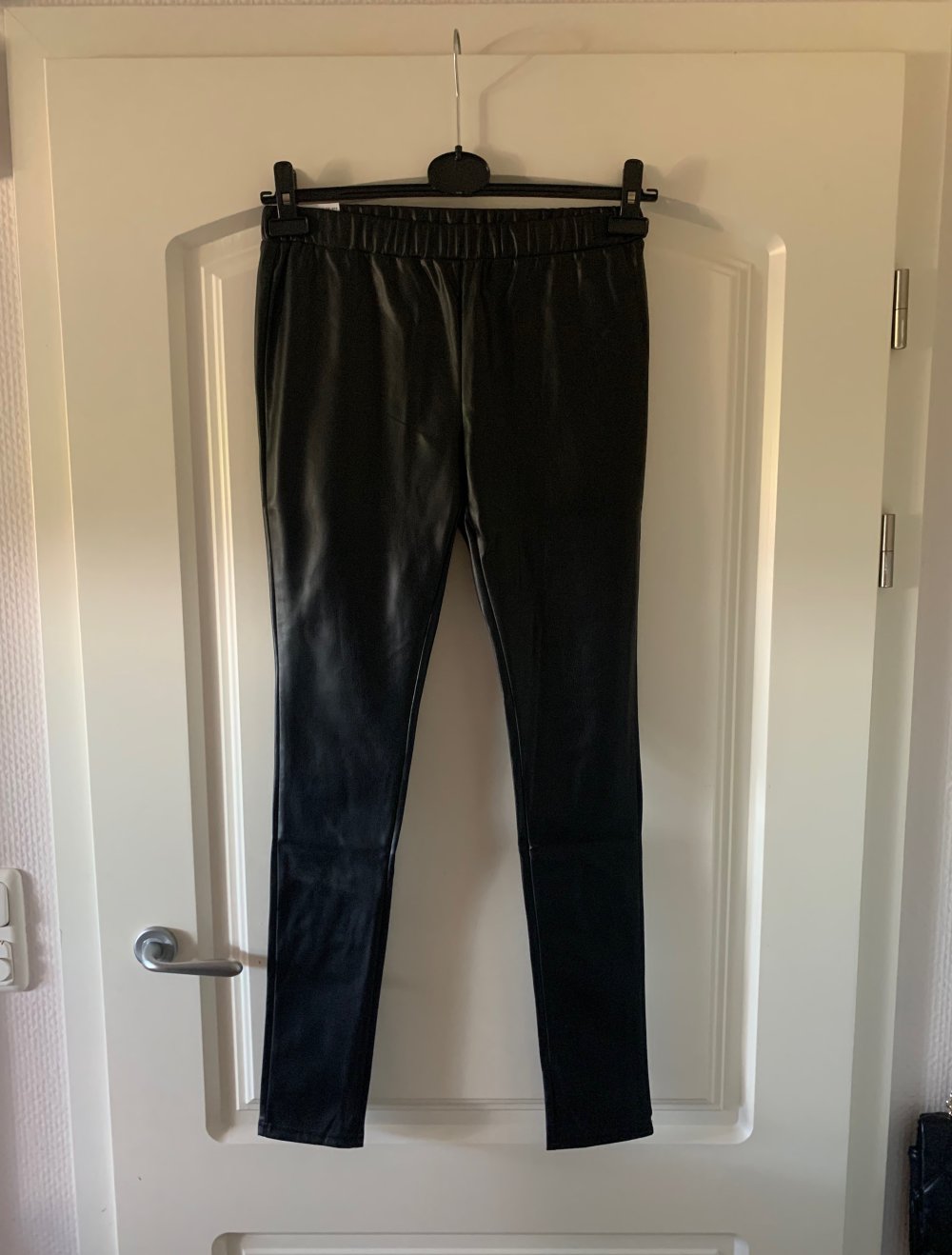 schwarze Lederhose; Leggings basic