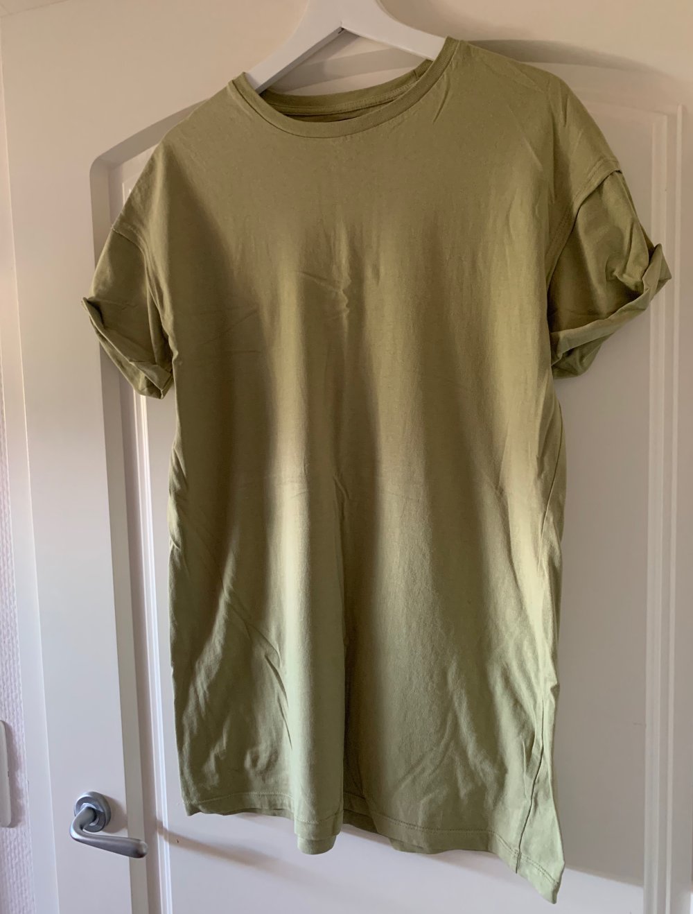 Kakhi T-Shirt Kleid, Oversized T-shirt; Bershka vintage