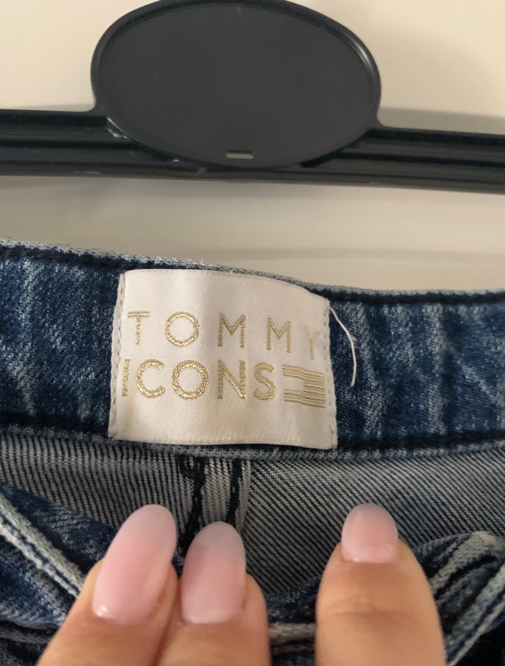 Straight Leg Jeans; Tommy Hilfiger Jeans; 32/34