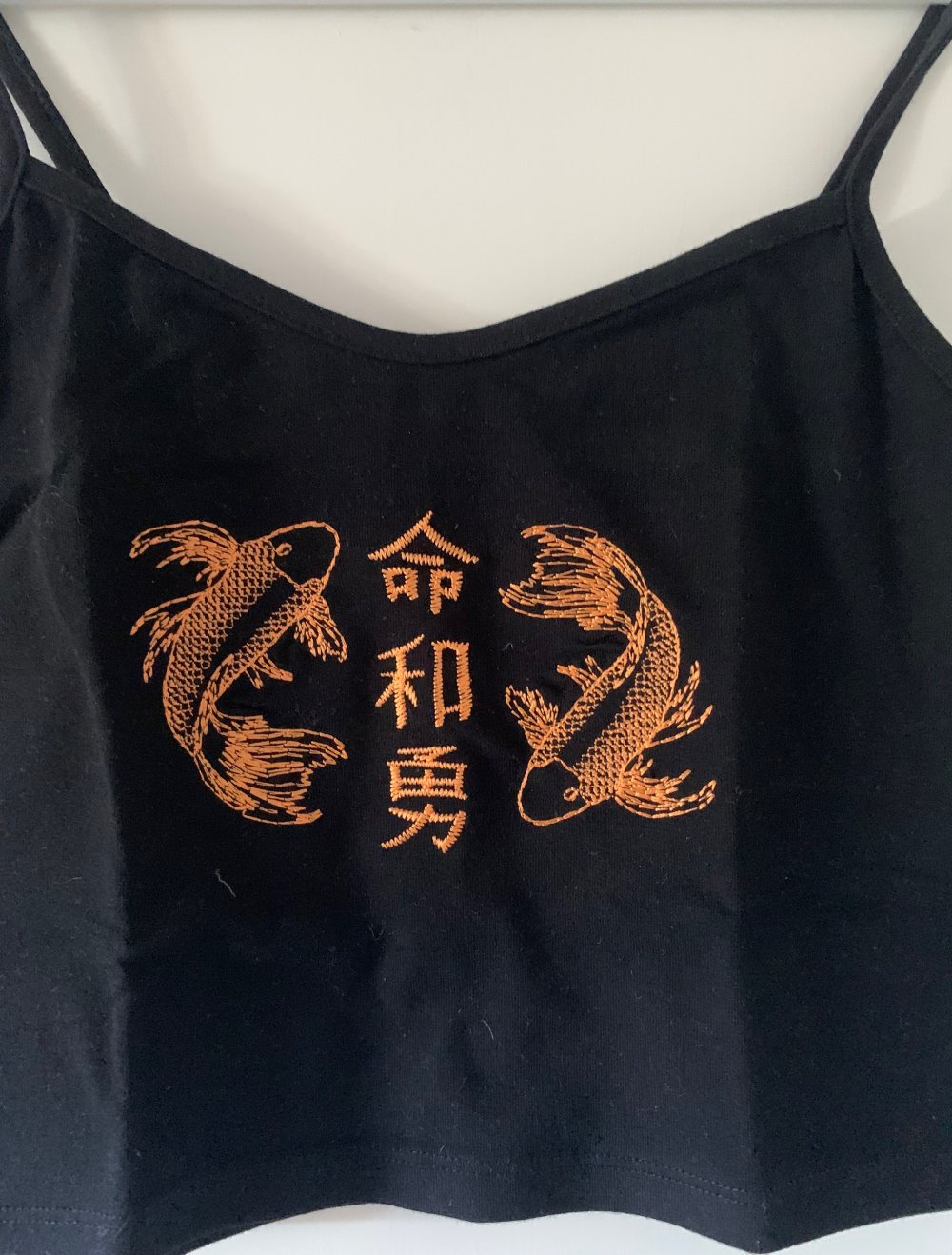 schwarzes Top, Croptop mit Aufdruck; vintage