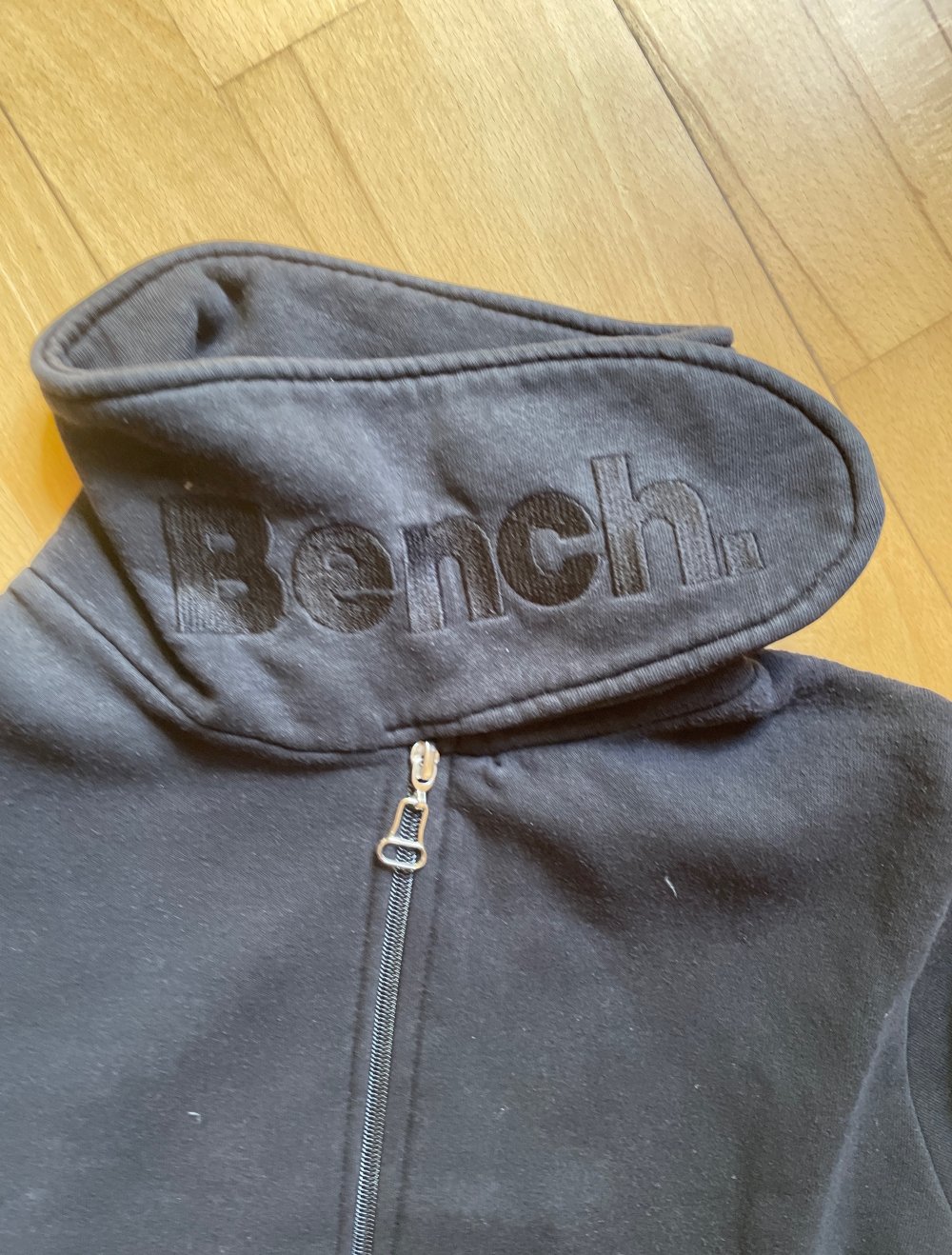 bench. Jacke
