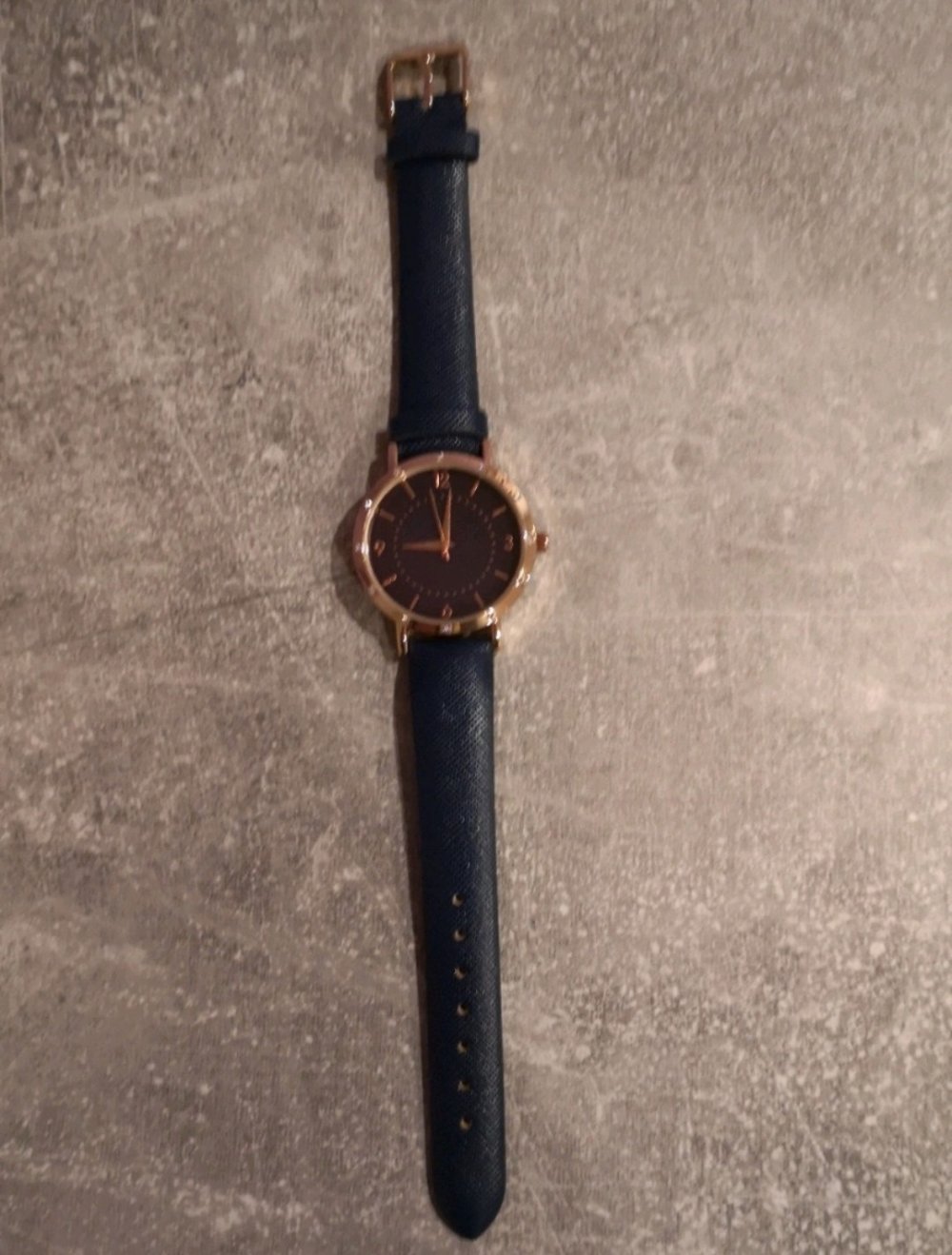 Armbanduhr mit Strassteine