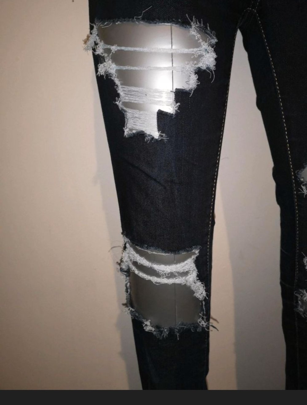 Jeanshose mit Cut outs Gr. S