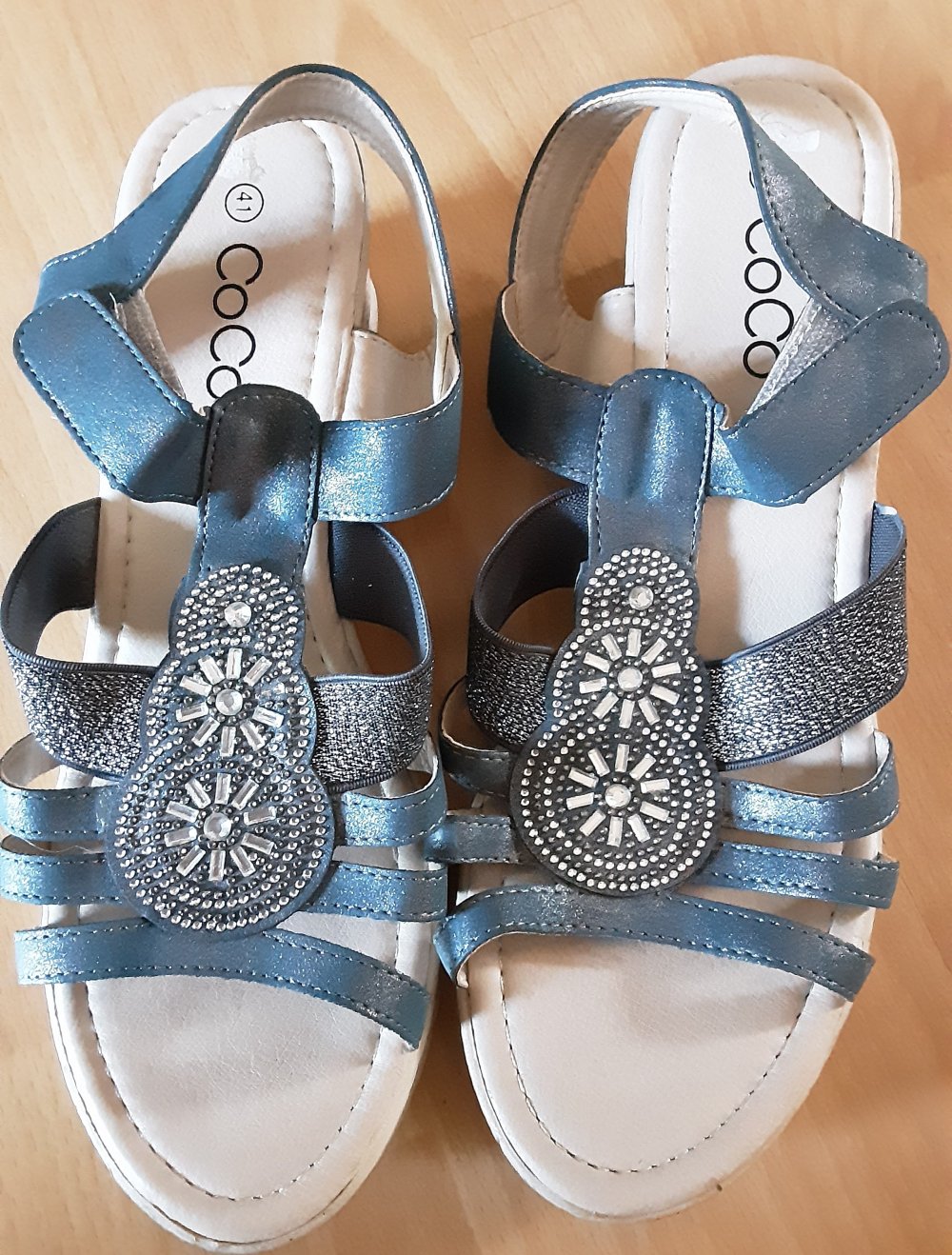 hellblaue sandalen