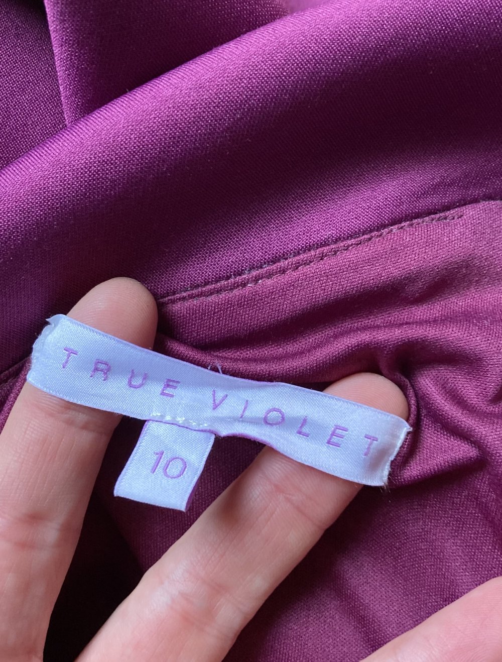 Cocktailkleid Beere, eine Schulter