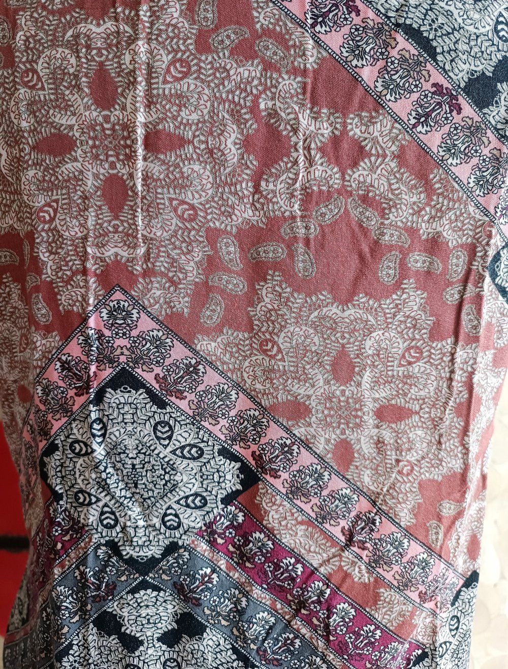 Süße Bluse Ornamente superschick gemustert bunt Vero Moda 100% Viskose S