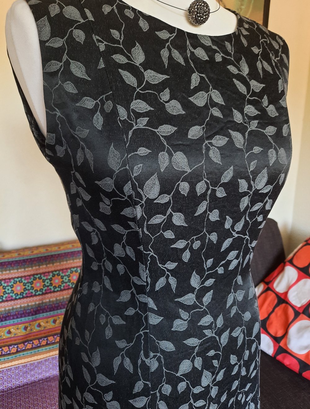 Kleid Blätterprint grau/schwarz superschön & schick Smart Casual 36/S