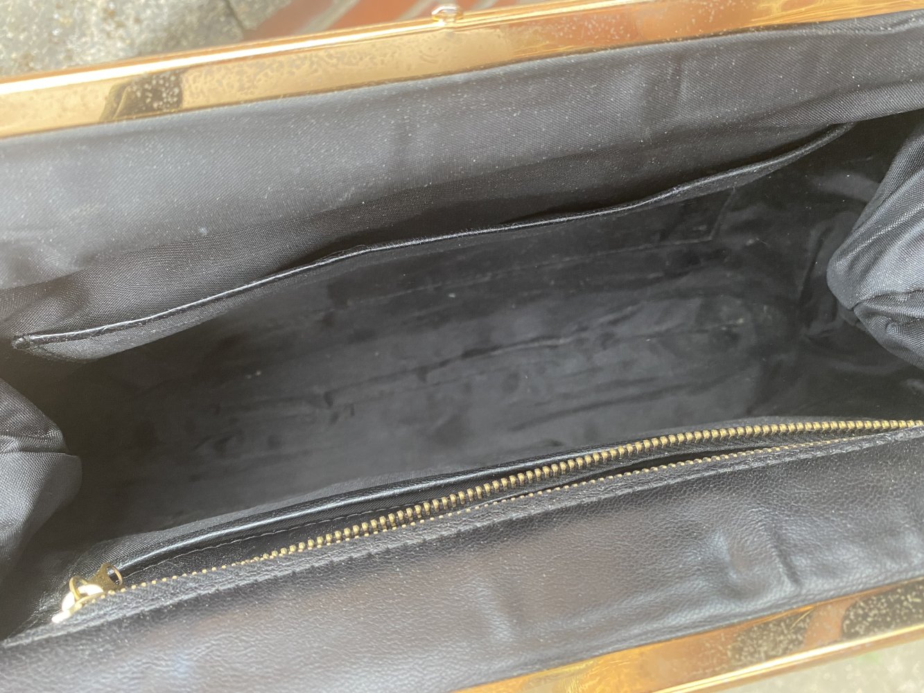 Kleine schwarze Handtasche 