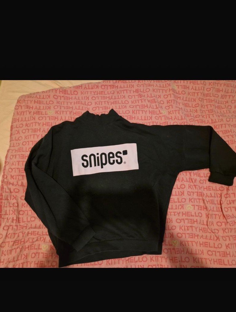 snipes pullover