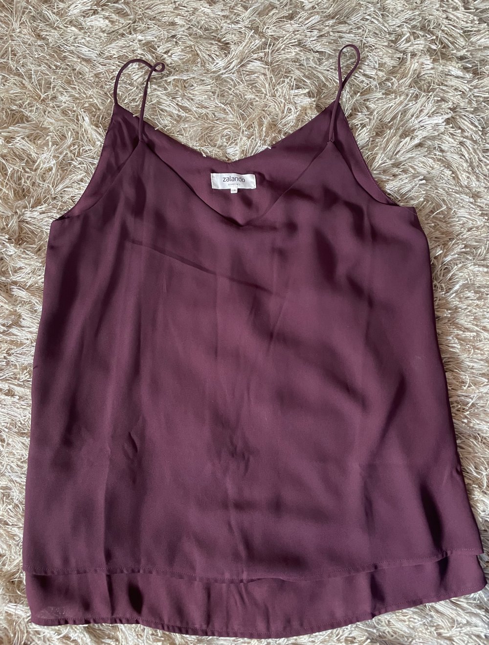 Top mit V-Ausschnitt