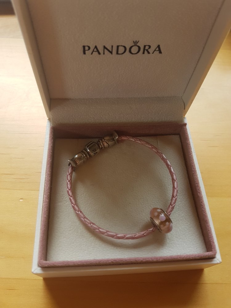 Armband von Pandora + pinker Anhänger, kaum benutzt