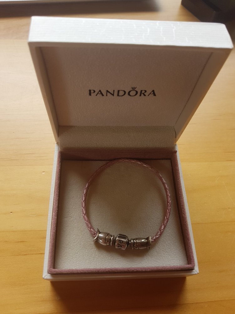 Armband von Pandora + pinker Anhänger, kaum benutzt