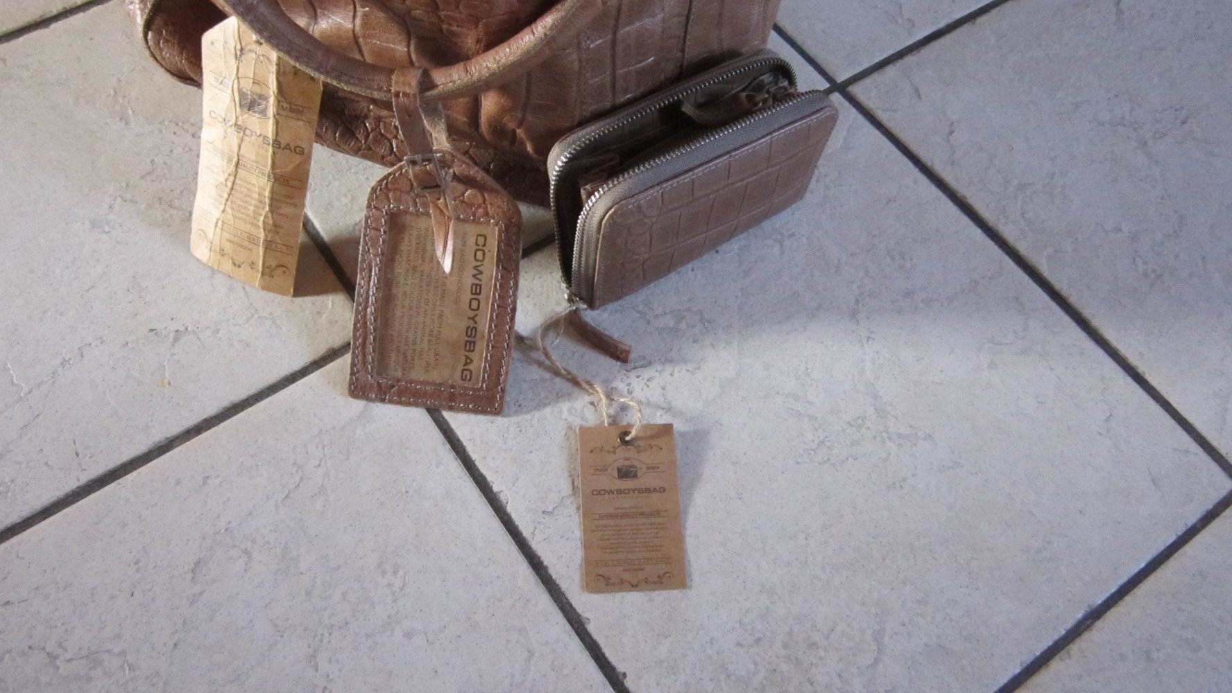 Cowboysbag neu mit Etikett und passender Geldbörse 13cm lang und 9cm breit