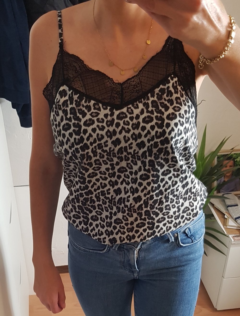 Top mit Spitze Leo Muster