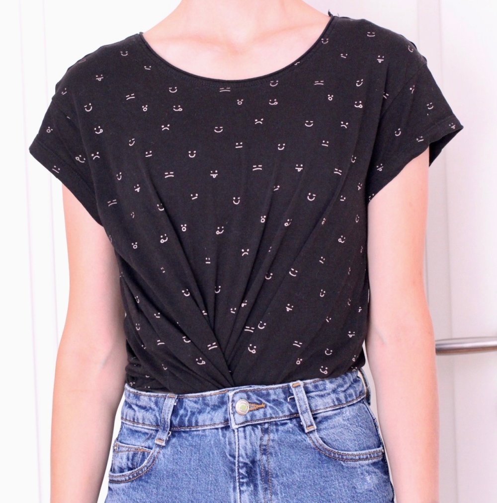 lockeres schwarzes T-Shirt