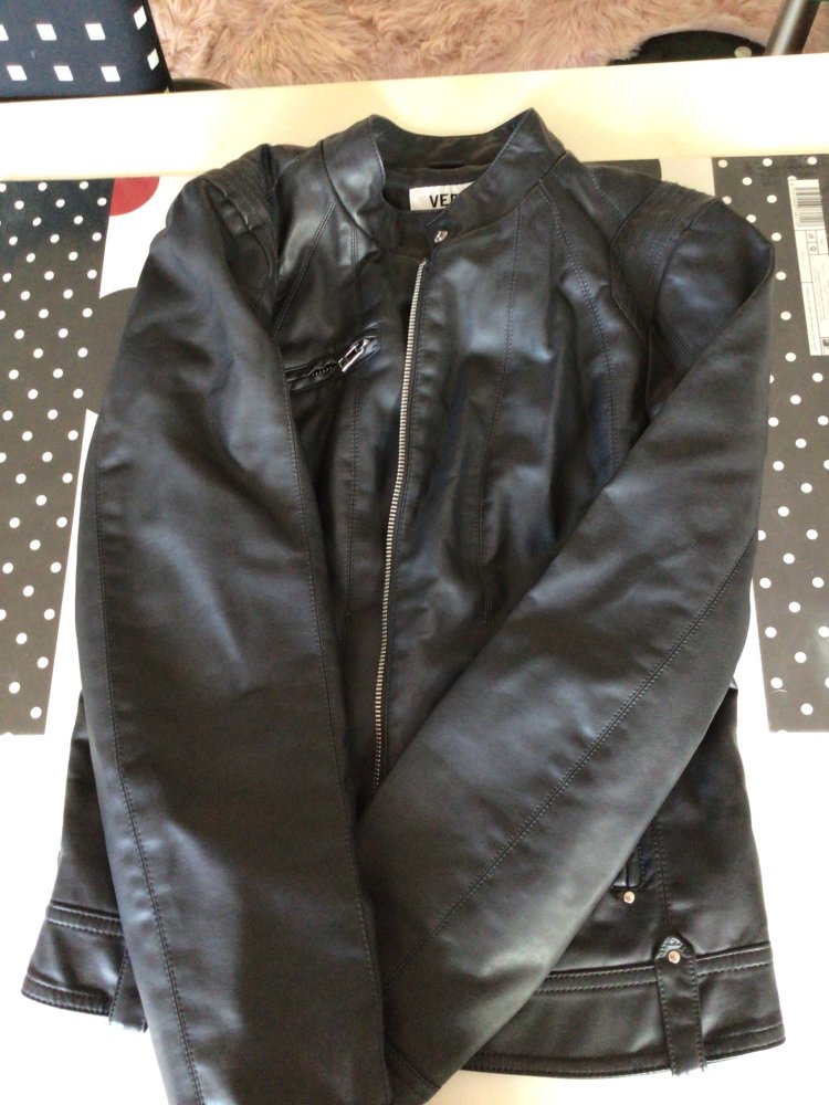 Wunderschöne Kunstlederjacke 