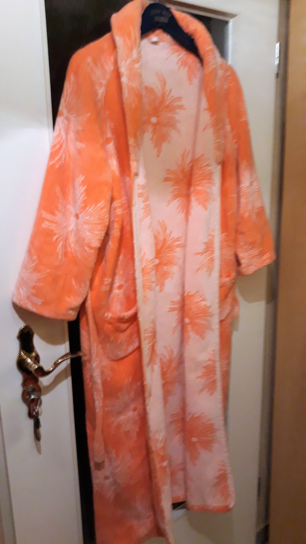 Toller Damenbademantel Velour, Gr.40, korallenrot nur noch 8,-€