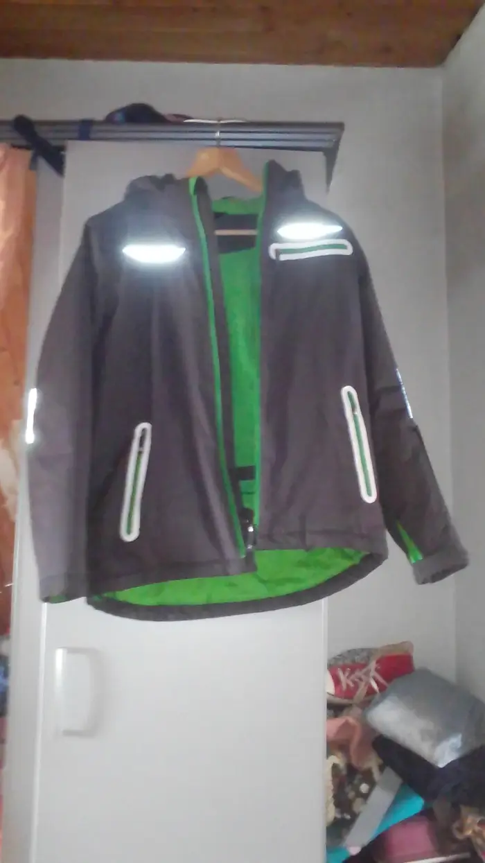 Aldi Schneeanzug Größe 152 Zipper an der Tasche kaputt 