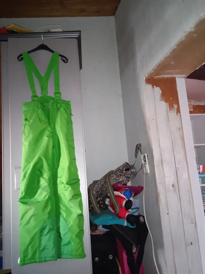 Aldi Schneeanzug Größe 152 Zipper an der Tasche kaputt 