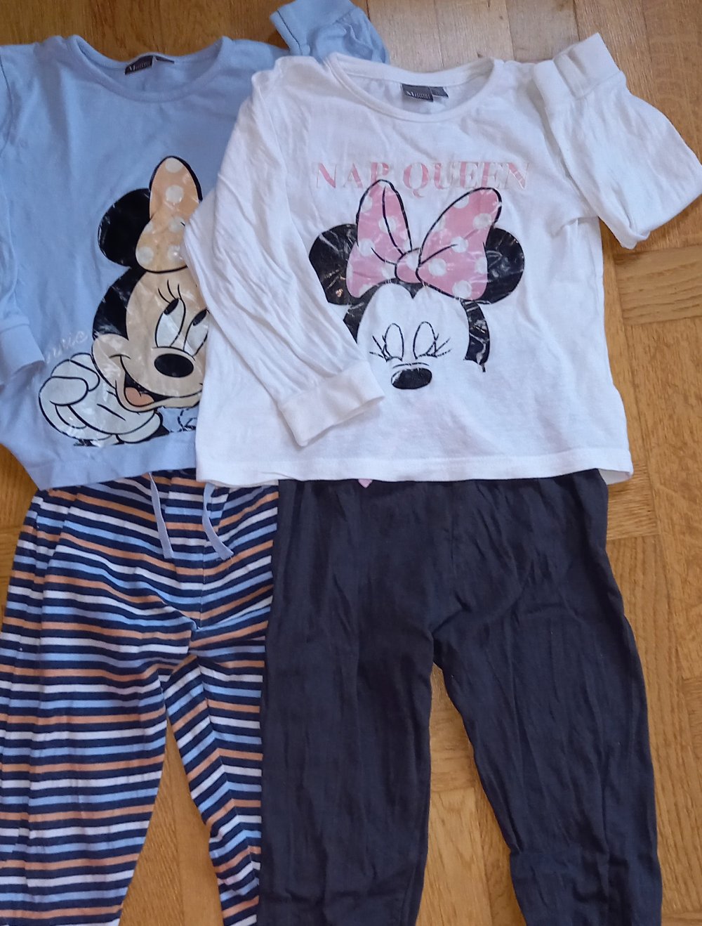 Schlafanzüge in Gr. 98/104