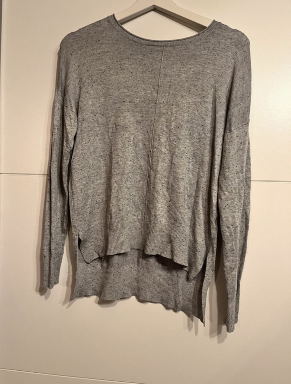 Pullover in grau