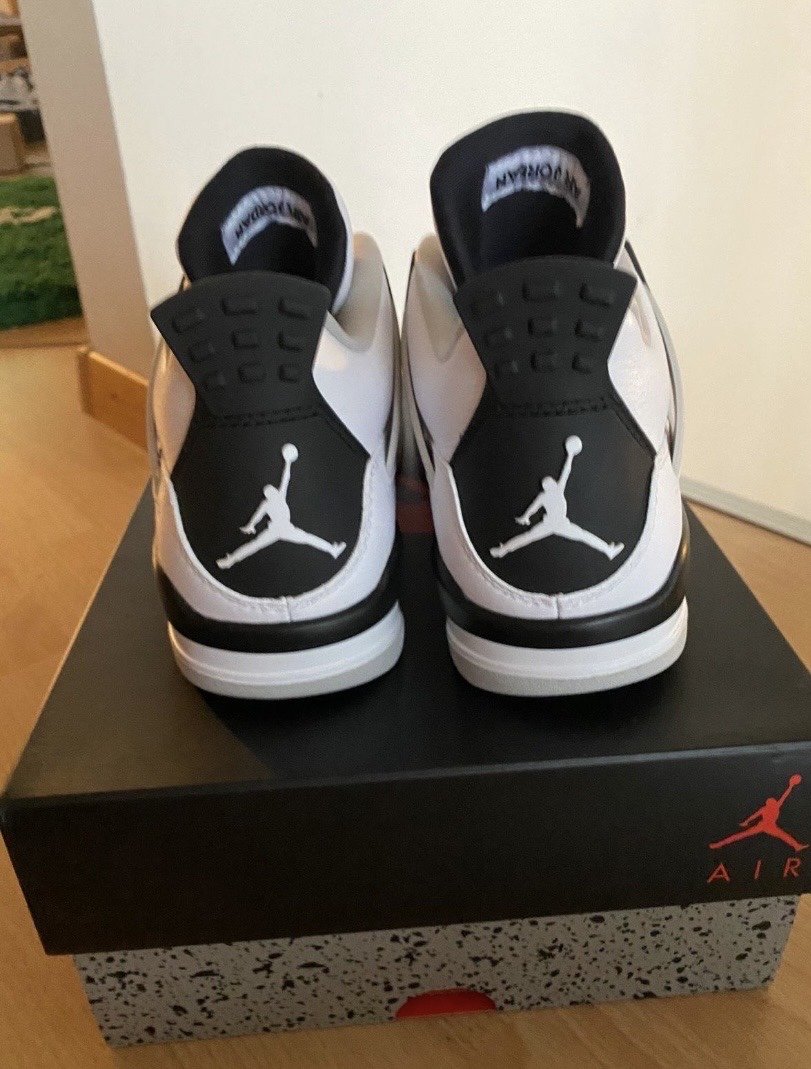 Jordan 4 Military black 38