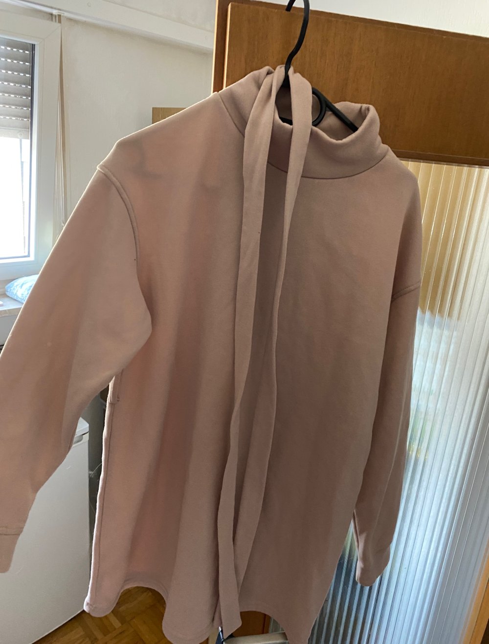 langer warmer kuscheliger Pullover mit Gürtel in beige Gr S