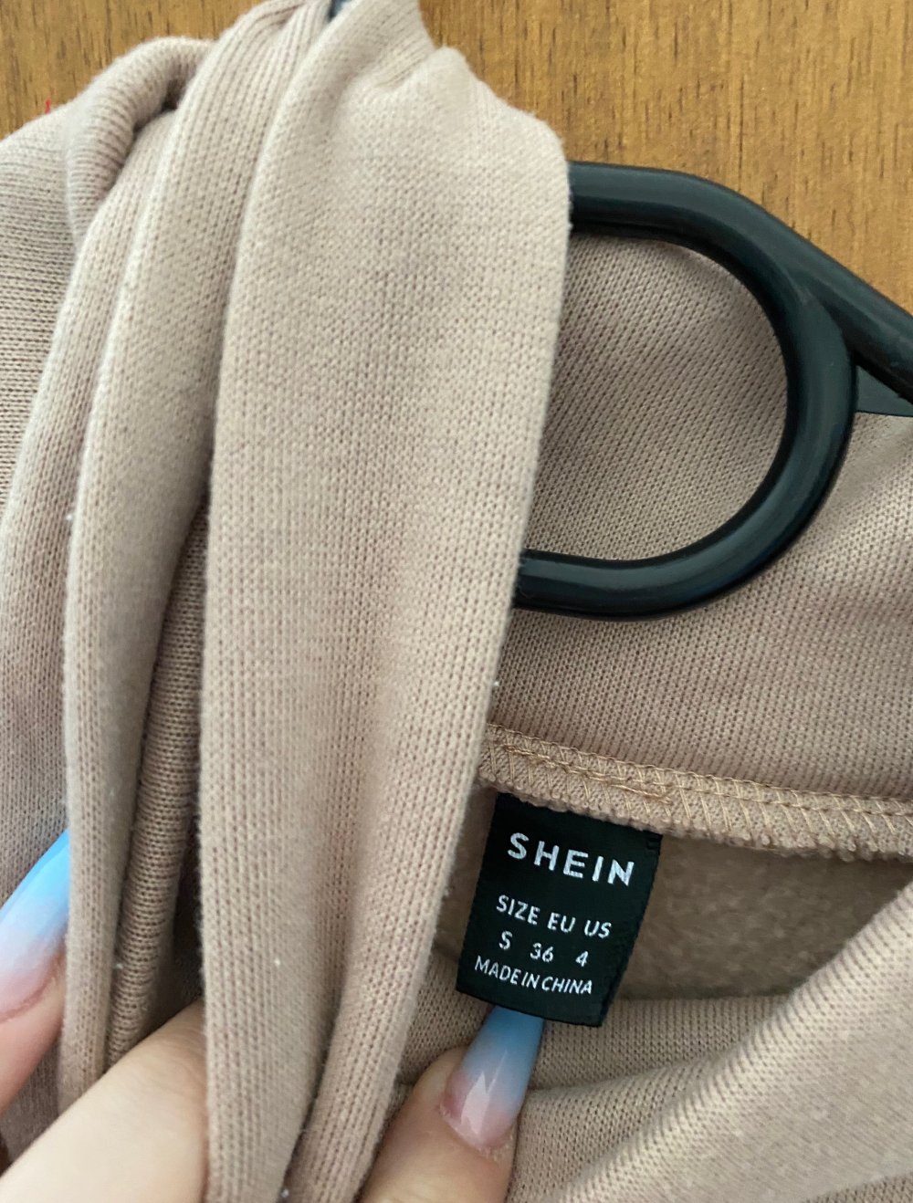 langer warmer kuscheliger Pullover mit Gürtel in beige Gr S