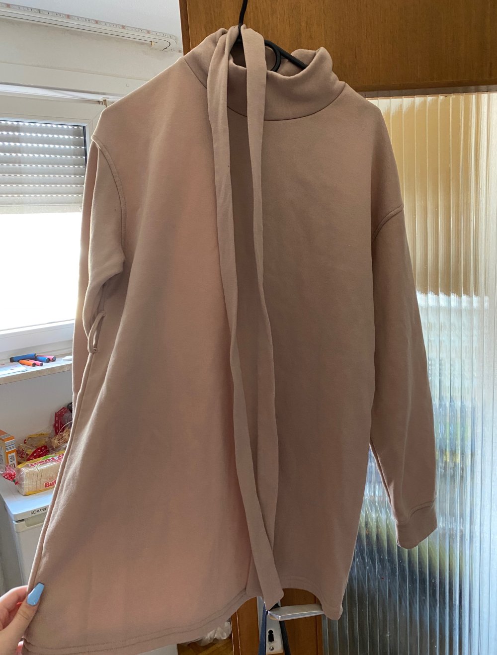 langer warmer kuscheliger Pullover mit Gürtel in beige Gr S