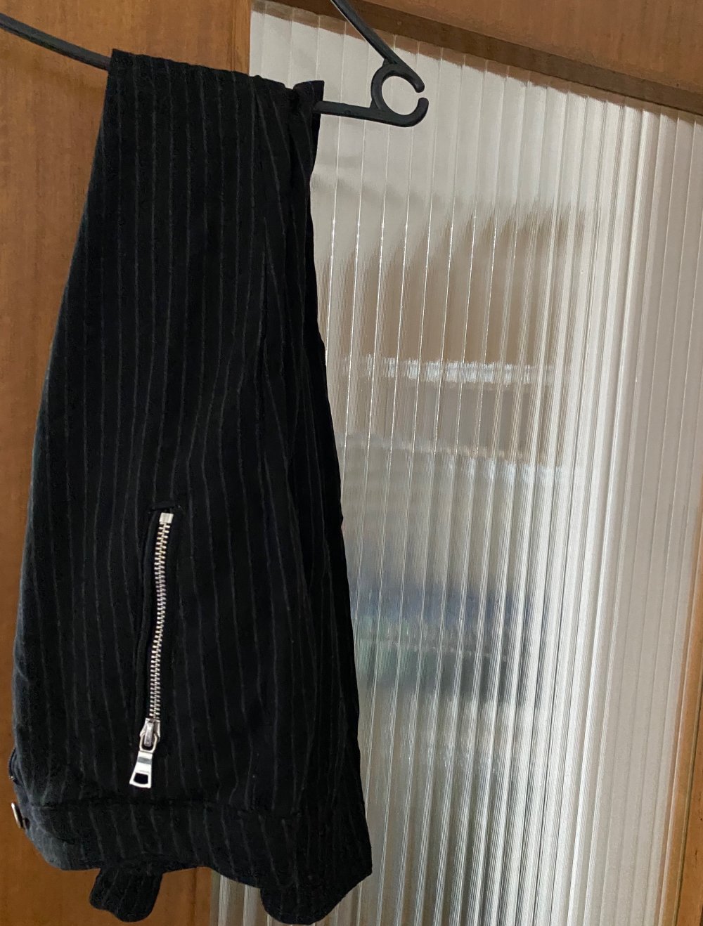 schwarz gestreifte Hose von tally Weijl mit Reißverschluss Gr S