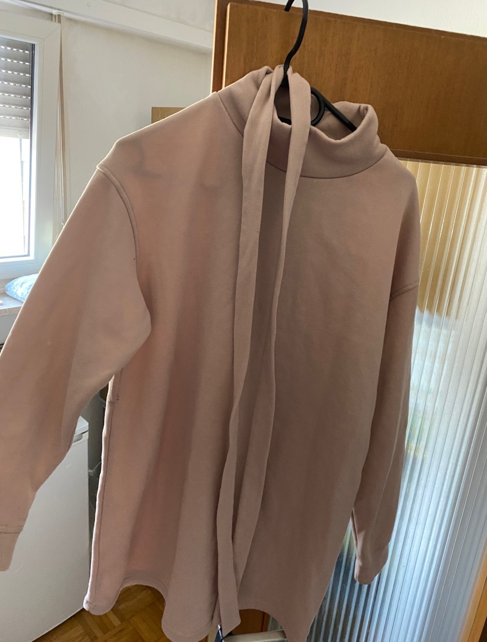 langer warmer kuscheliger Pullover mit Gürtel in beige Gr S