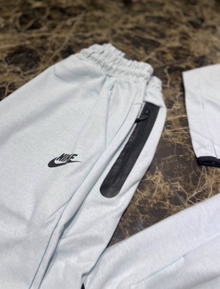 Nike tech fleece anzug