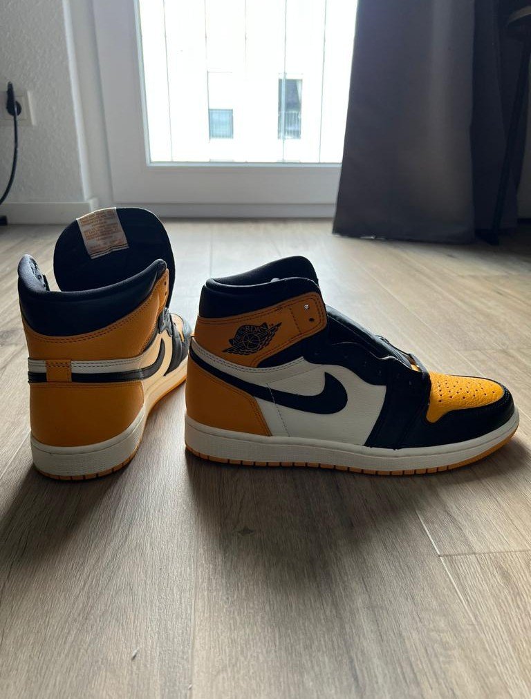 Nike Air Jordan 1 Retro High OG Yellow Toe (Größe 42.5)