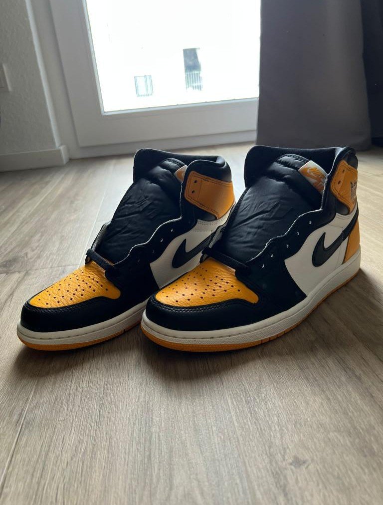 Nike Air Jordan 1 Retro High OG Yellow Toe (Größe 42.5)