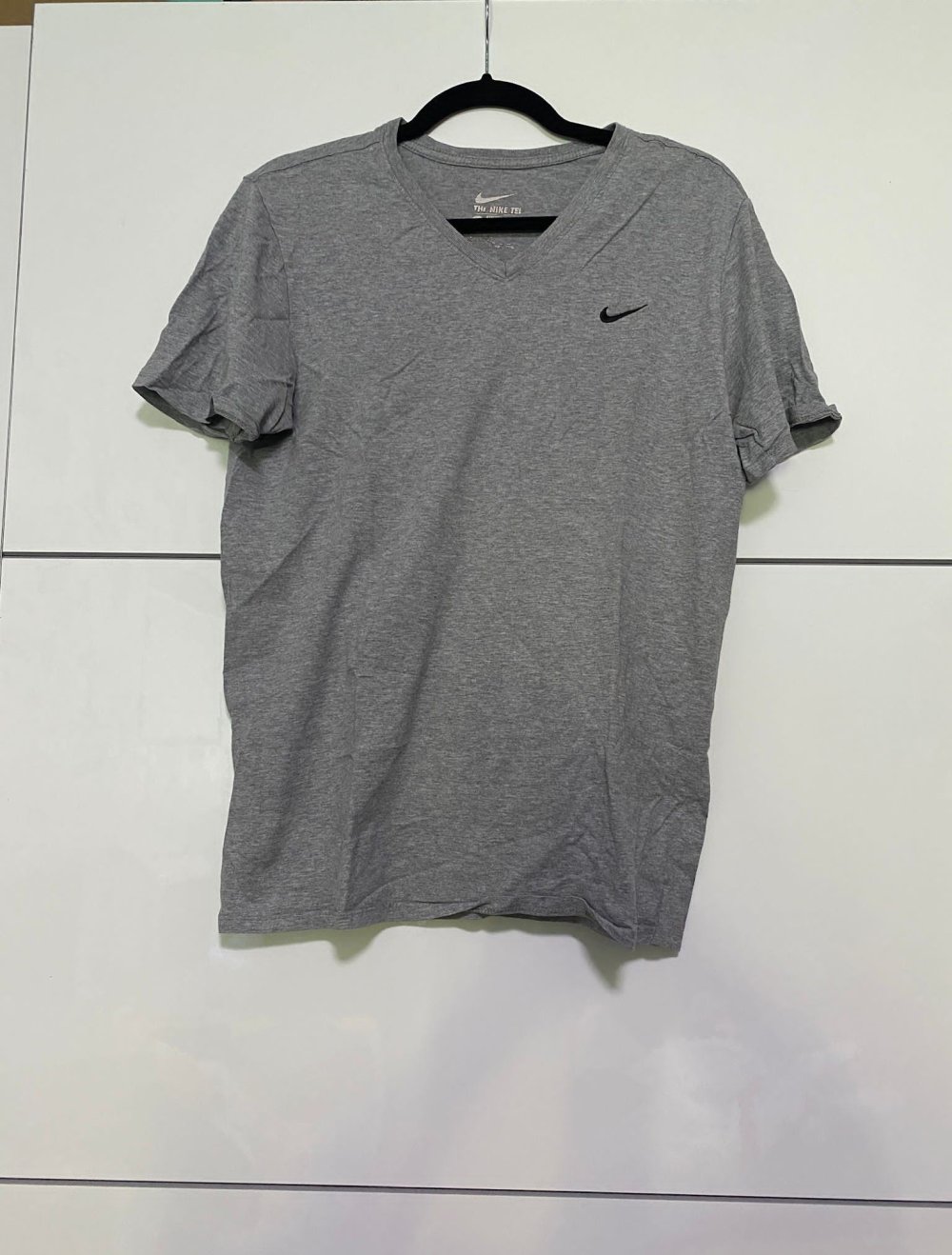 Nike Tee in grau
