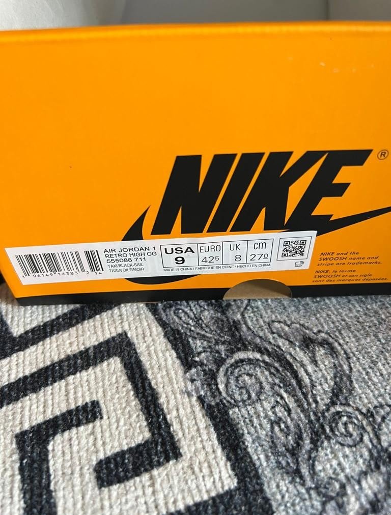 Nike Air Jordan 1 Retro High OG Yellow Toe (Größe 42.5)