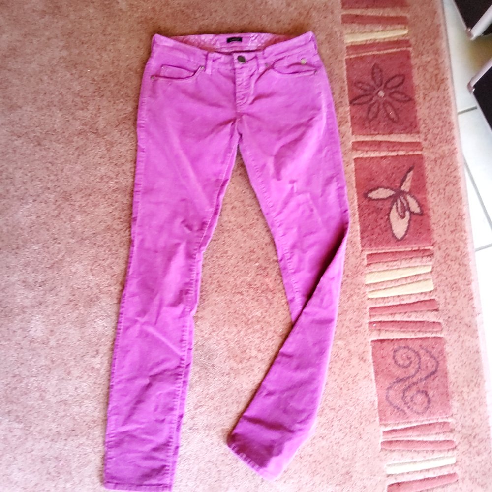Feine Cordhose neu von Campus pink bis violett Größe 36
