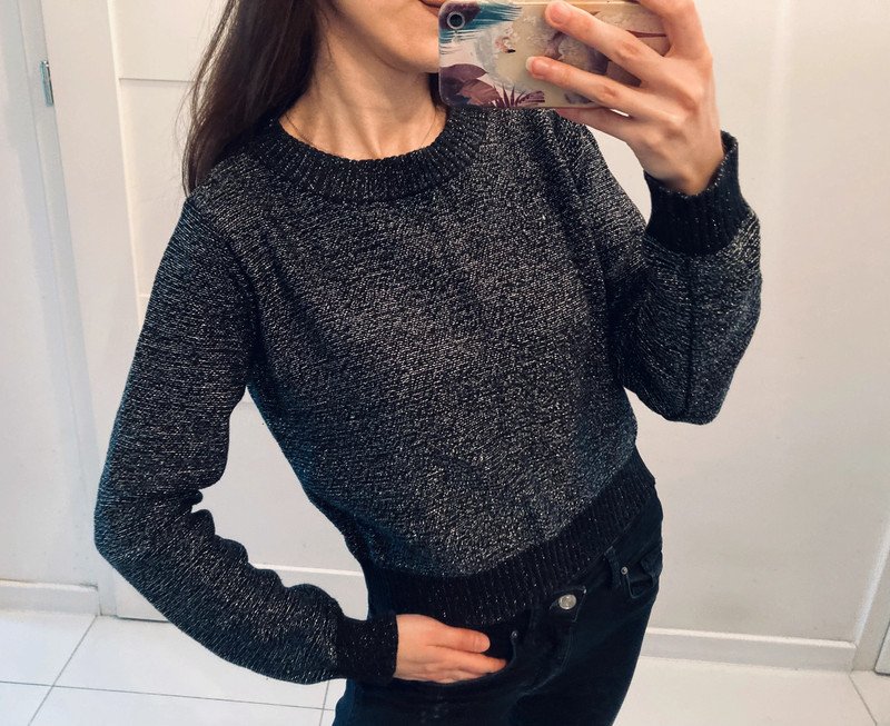 Schwarzer Pulli