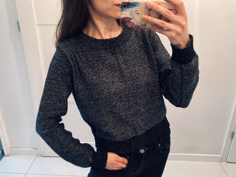 Schwarzer Pulli