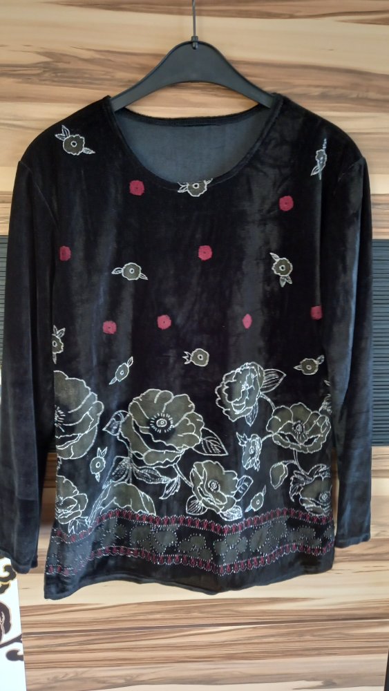 *neuwertige schöne samtartige Damenbluse, silbern bestickt*