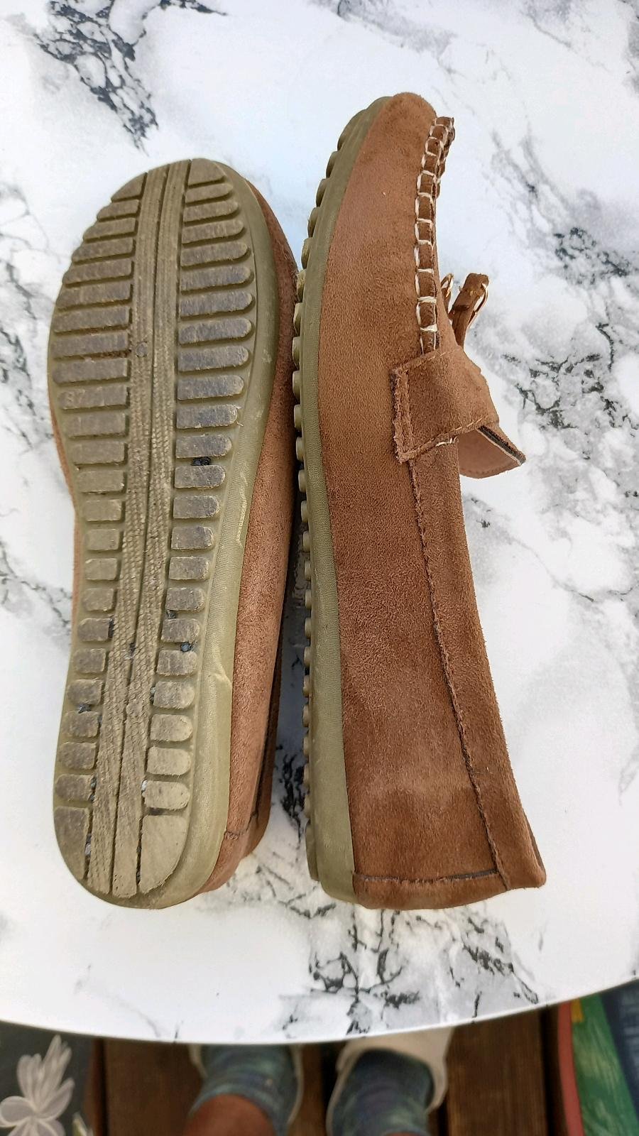 wenig getragene schöne Wildleder-Damen-Schuhe im Moccassin - Stil