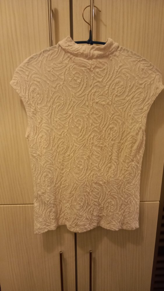 sehr schönes weißes Baumwoll-Top, toll gemustert