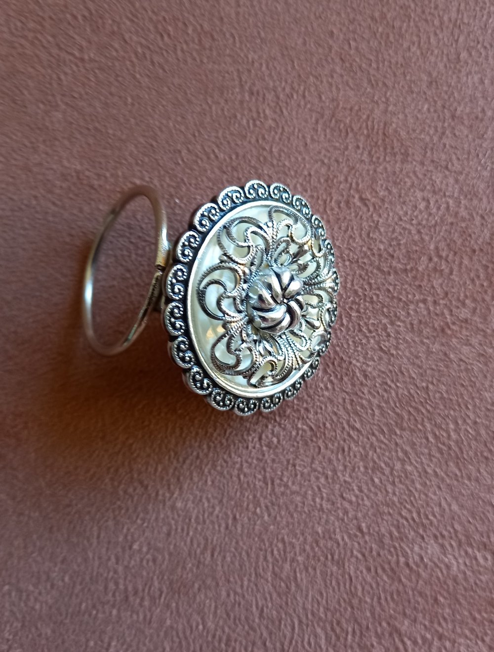 Schöne filigrane elegante Vintage Brosche, silbrig,  Modeschmuck