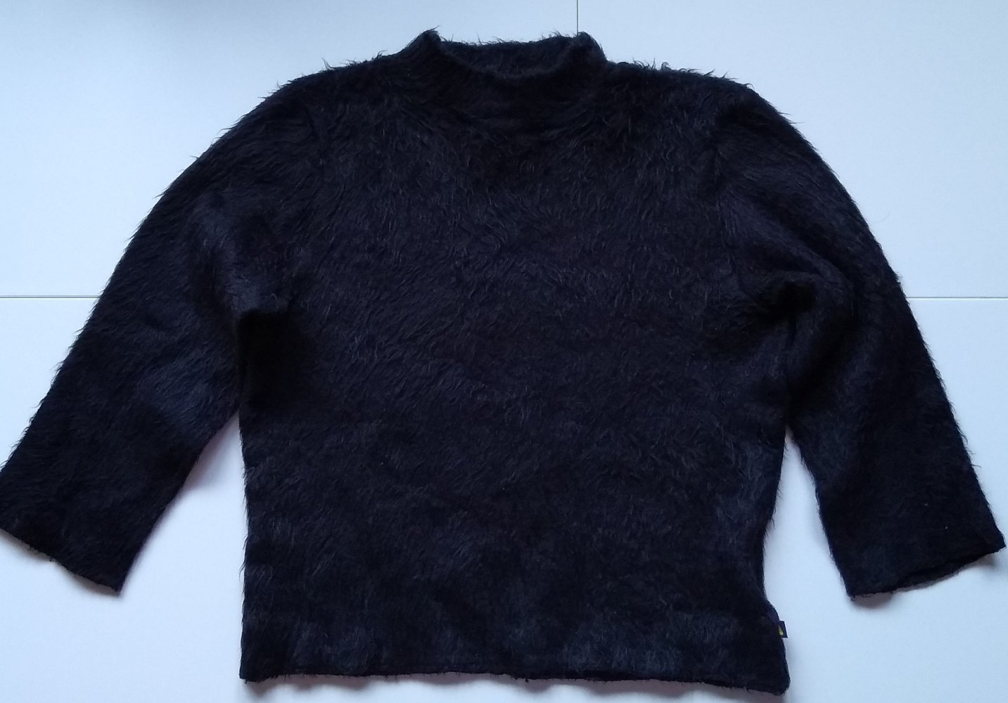 kurzes enganliegendes Fell-/ Plüschoberteil mit ca. ellenbogenlangen Ärmeln, Größe S-M