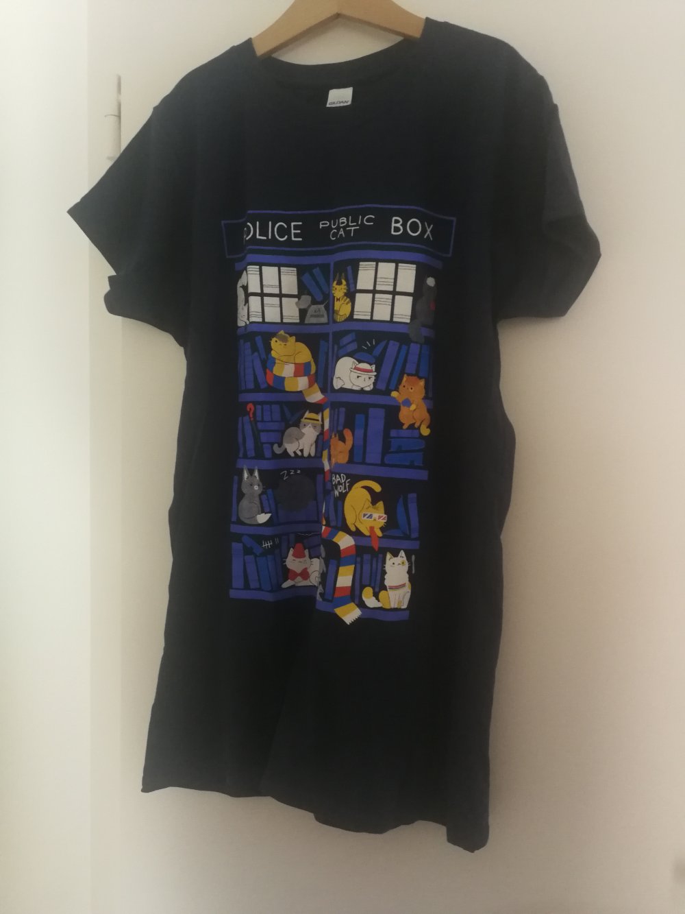 Blaues Shirt Cat Box L