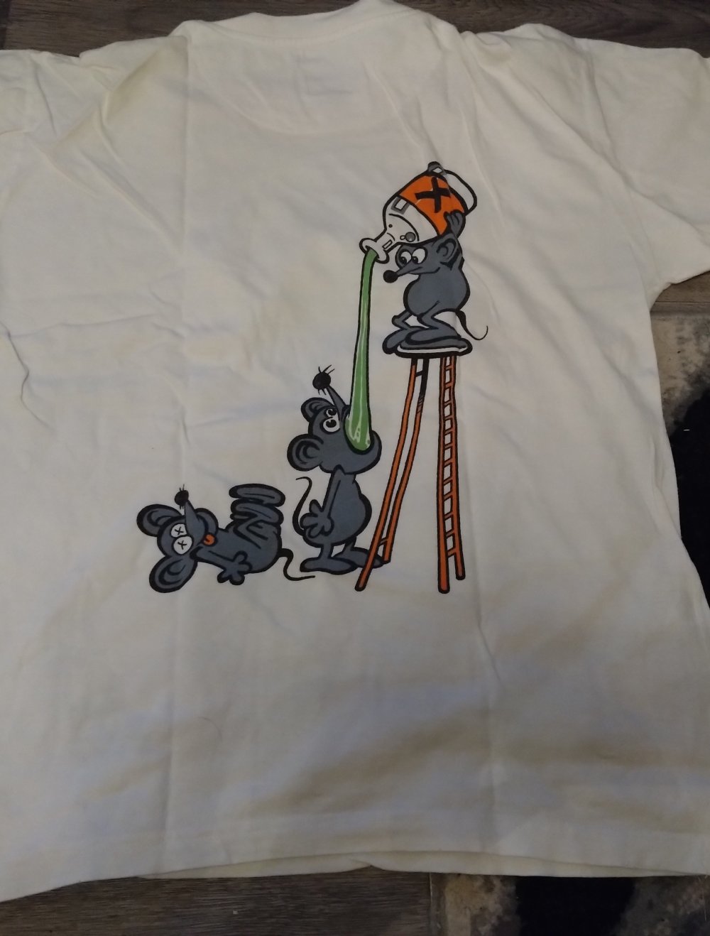 sehr altes T-Shirt zu verkaufen