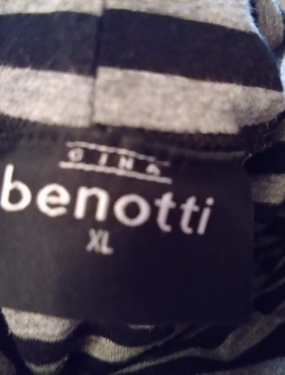 Gina Benötigt T-Shirt mit Rollkragen