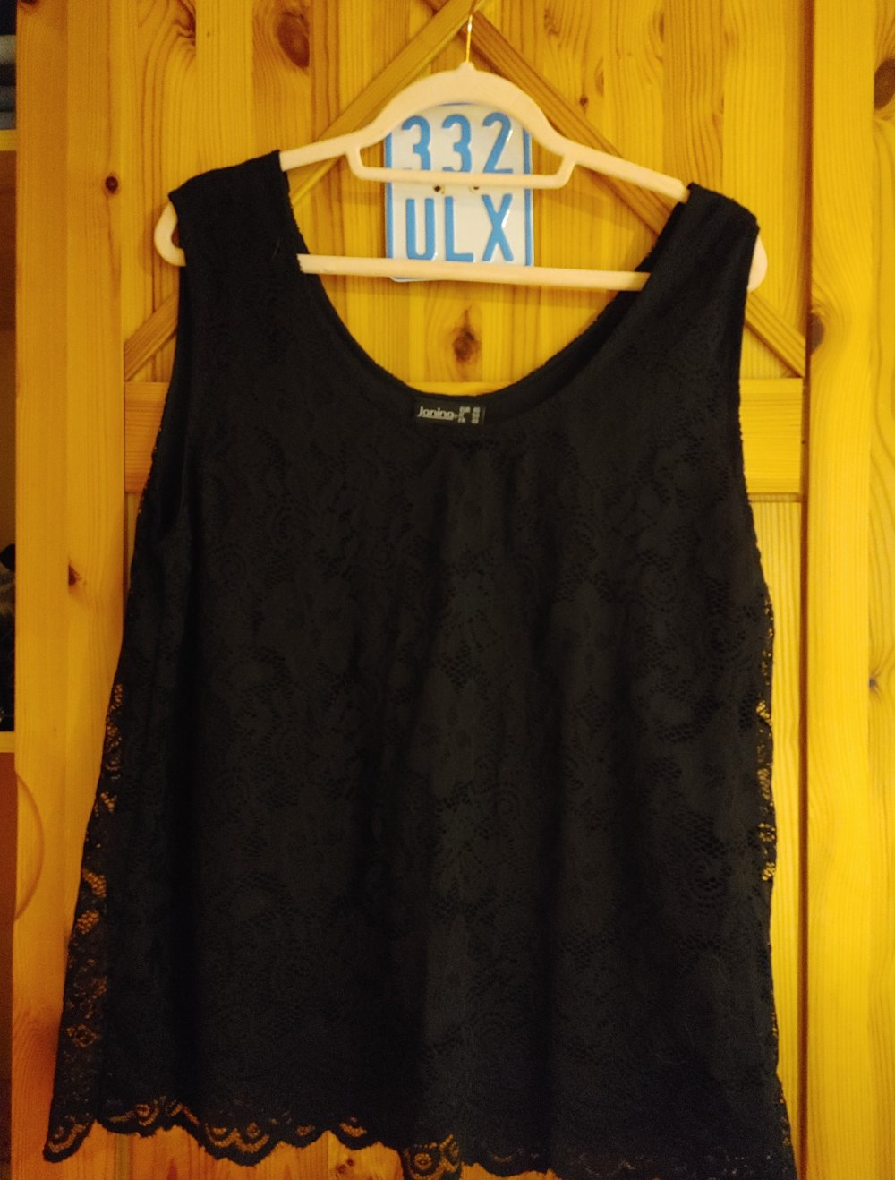 Janina Top mit Spitze