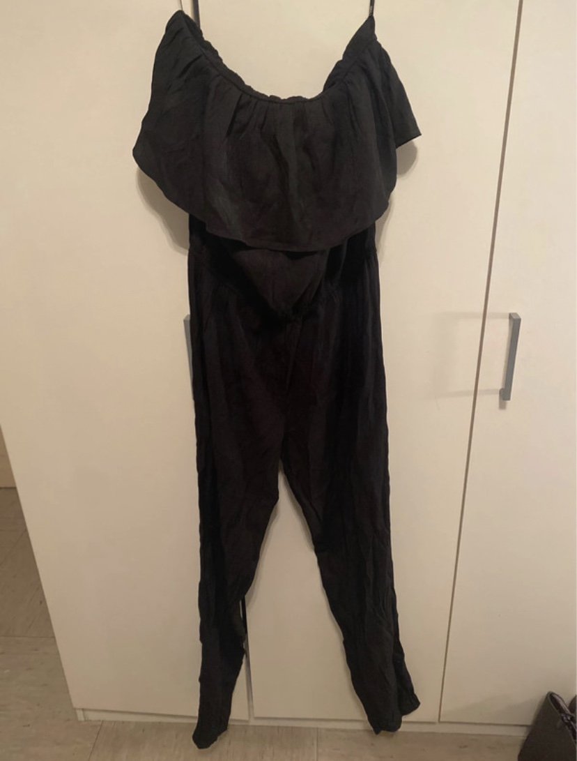 Jumpsuit in Schwarz
