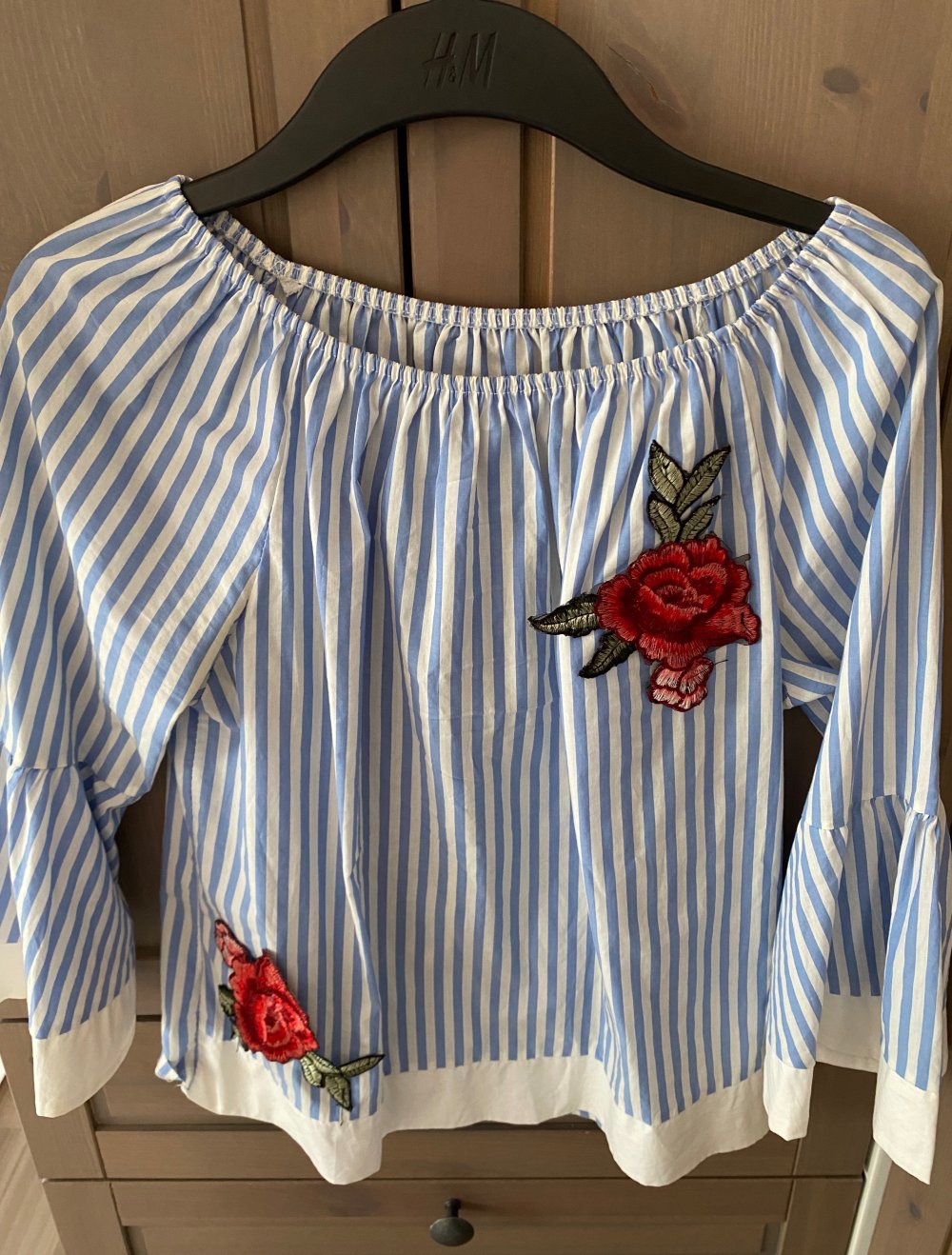 Bluse mit Stickereien